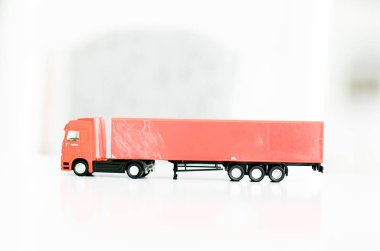 Hiçbir ad kamyon oyuncakla oynamak çocuk