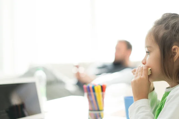 Little boy at home drawing and playing — Stock Photo, Image