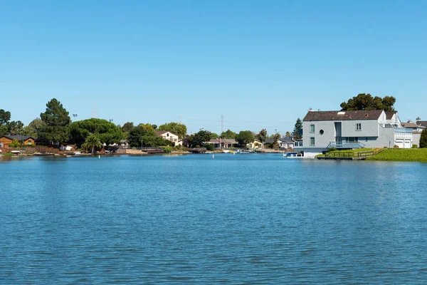 Waterfront homes — Stock Photo, Image