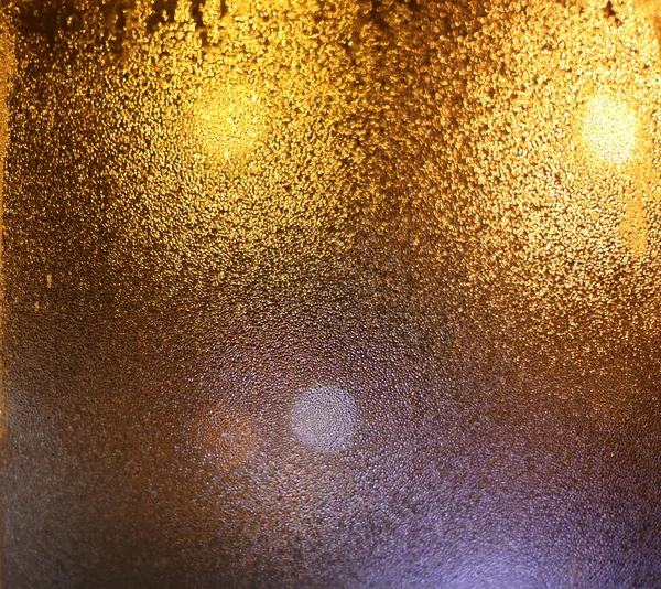 Şehir Işıklarıyla Islak Pencere Camına Damlıyor — Stok fotoğraf