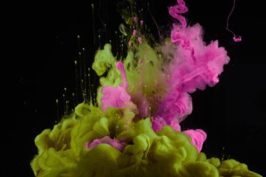 Suda akrilik renkler. Mürekkep lekesi.