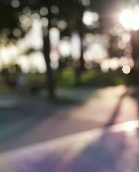 ソフトフォーカスの自然の背景。公園の路地. — ストック写真