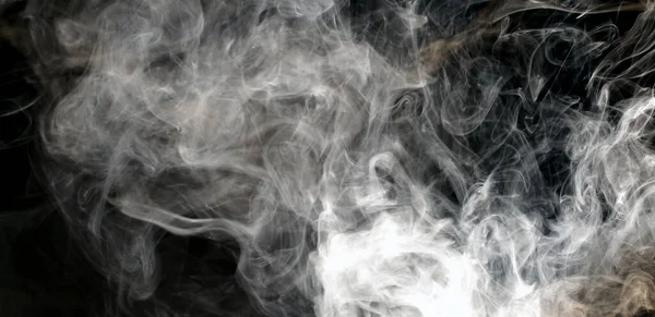Une Tache Fumée Blanche Sur Black Contexte Abstrait — Photo