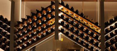 Hafif gece alkollü içki barı geçmişi.