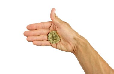 insan eli bitcoin altın sikke palm, başparmak altında izole, beyaz arka planı gizleme tutar