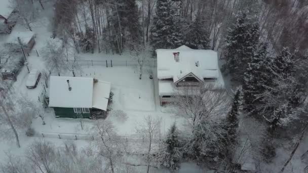 Vista Aérea Casa Campo Invierno Nieve Está Cayendo Rusia Tiro — Vídeo de stock