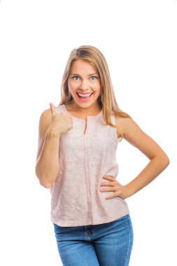 Ben kazandım. Kazanan bir kazanan olmayı kutlayan mutlu kadın başarı kazanan. Beyaz stüdyo arka plan üzerinde kafkas kadın modelidinamik görüntü. Zafer, zevk konsepti. İnsan yüz duyguları kavramı.