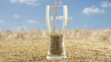 Sağlıklı ve sağlıklı maddeler kavramı. Cam tahılarpa malt ve tost Buğday ile zanaat bira yapmak için doldurulan. Oktoberfest 4k