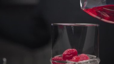 Ahududulu Sambuca pişiriyorum.