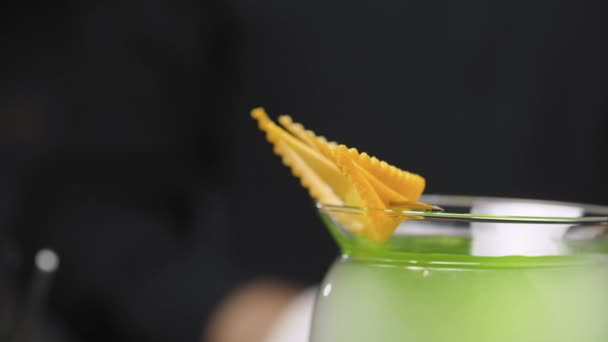 Cocktail de uva Martini — Vídeo de Stock