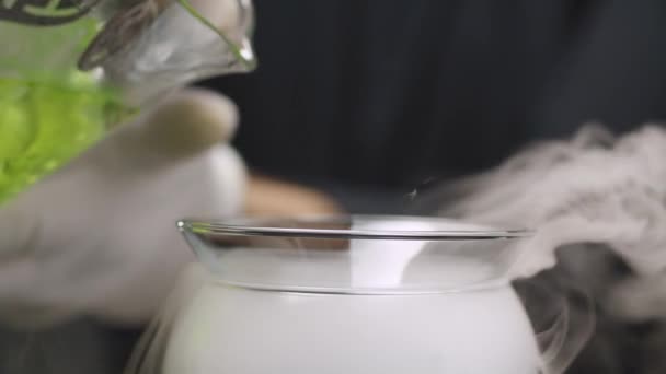 Üzüm Martini Pişiriyorum Kokteyl — Stok video