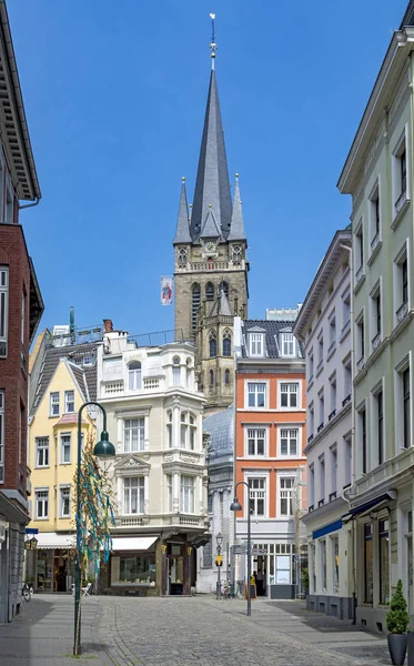 Městě Německu Obchodní Pěší Ulice Kostelní Věž — Stock fotografie