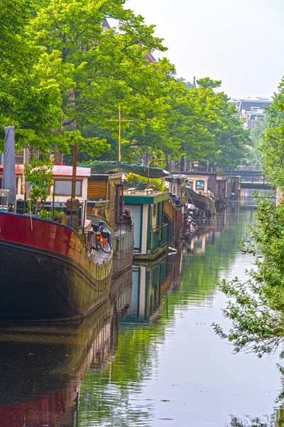 Amsterdam Niederlande Boote Auf Kanal — Stockfoto