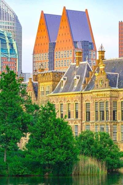 Hague Binnenhof Skyscrapers Background Netherlands Dusk — Stock Photo, Image