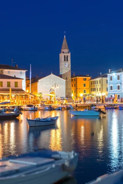 Fazana Istria Croacia Paseo Marítimo Iglesia Por Noche —  Fotos de Stock