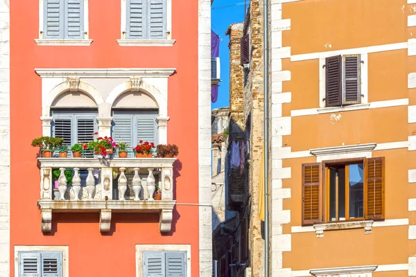 Schönes Haus Mit Balkon Der Altstadt Von Rovinj Istrien Kroatien — Stockfoto