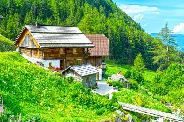 Chalet Alpino Italia Trentino Alto Adige — Foto Stock