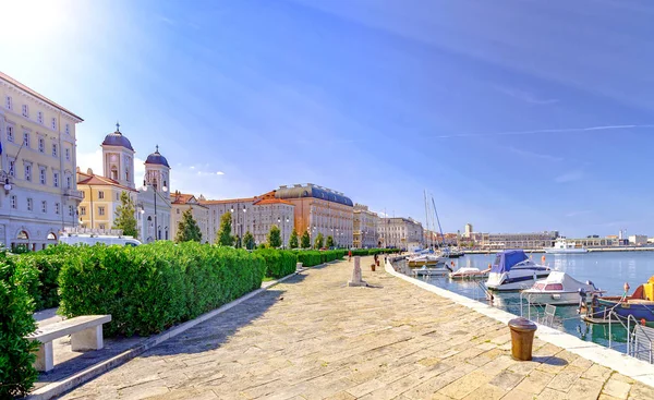 Trieste Promenade Kleine Haven Italië Door Adriatische Zee — Stockfoto