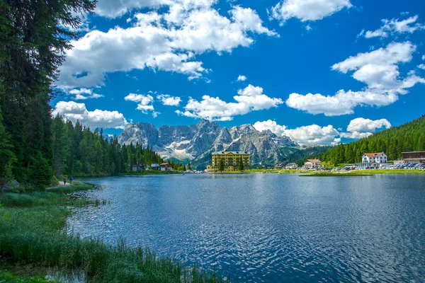 Widok Jeziora Misurina Dolomitach Górskie Włochy Lecie — Zdjęcie stockowe