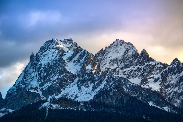 ドロミテ山シーマ Undici ピーク モンテ ロッサ Rotwand スキー セスト セックステン村 イタリア — ストック写真