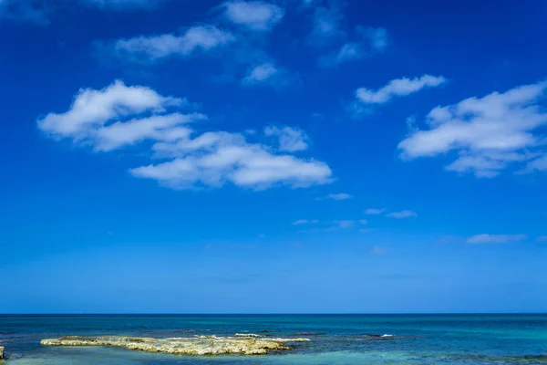 Adriático paisagem marítima, província de Lecce, Itália — Fotografia de Stock