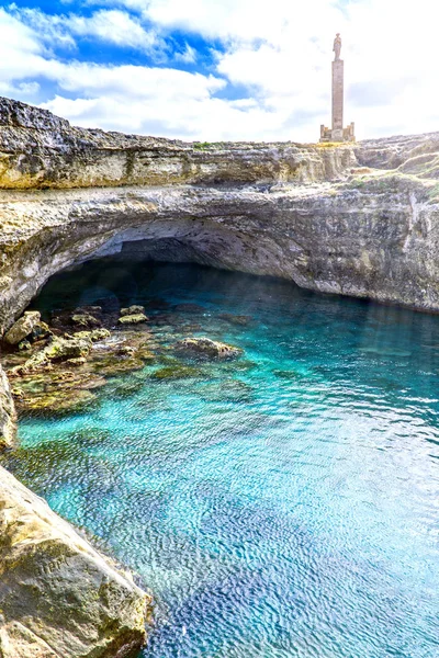 Grotta della Poesia, provincia de Lecce, Italia — Foto de Stock