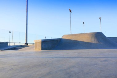 Genel skatepark harwich, essex içinde. Motosiklet, scooter ve kaykaylar için. Beton.