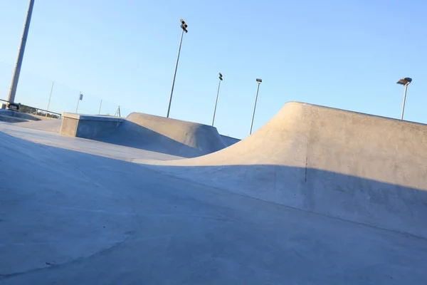 Veřejný Skatepark Hlavě Pro Kola Skútry Saketboards Beton — Stock fotografie