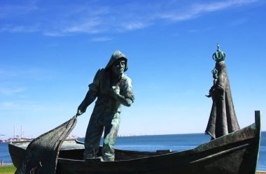 Balıkçılar ve Our Lady bronz anıt heykelleri