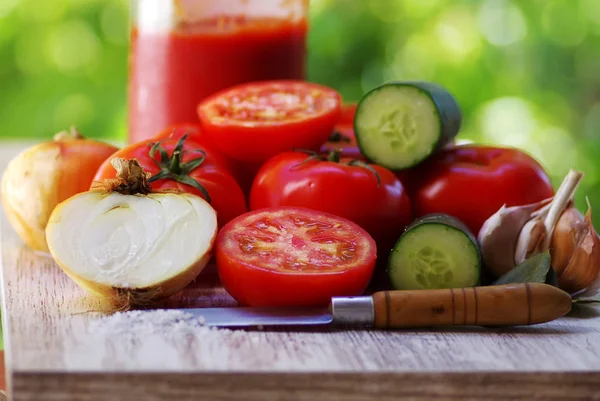 Pomidory Szklana Butelka Pomidora Wklej Stole — Zdjęcie stockowe