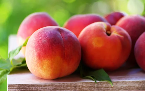 Ripe Peaches Closeup White Table — Stock Photo, Image