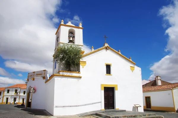 Iglesia del pueblo de Amareleja, Alentejo, Portugal — Foto de Stock