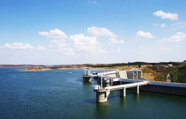 Krajina Alqueva barrage, Alentejo region, Portugalsko — Stock fotografie