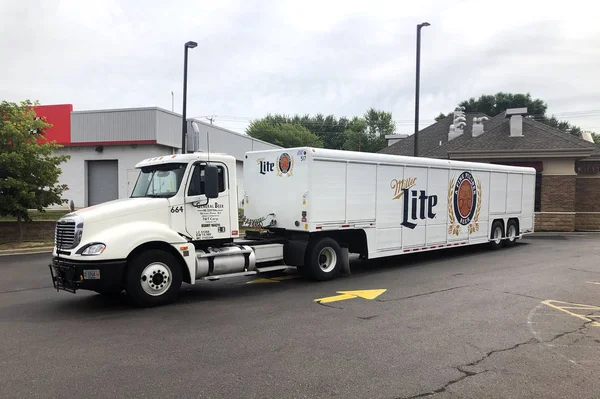 Spencer Wisconsin Julio 2018 Miller Lite Beer Semi Truck Hace — Foto de Stock