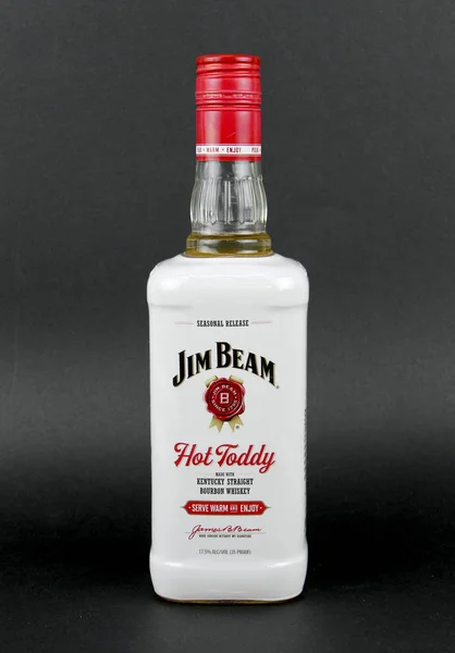 Spencer Wisconsin January 2019 Bottle Jim Beam Hot Toddy Bourbon — Stock Photo, Image
