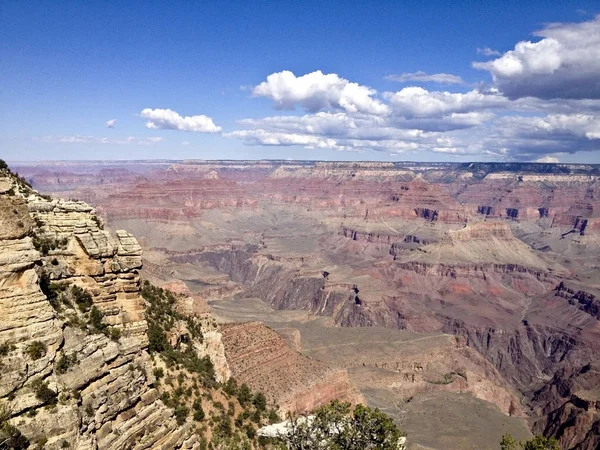 Ciel bleu au-dessus du canyon Bryce — Photo