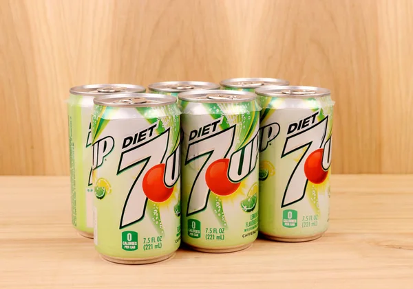 Six pack of Diet 7up in small cans — Stock Photo, Image