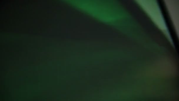 Formes colorées tourbillonnent, clignotent et tournent 