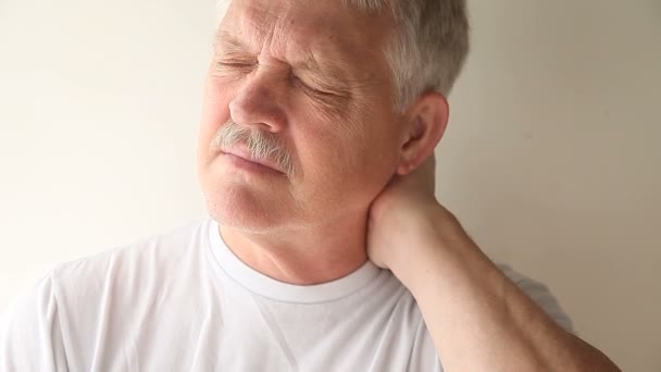 Senior Man Experiencing Pain Stiffness His Neck — Stock Video