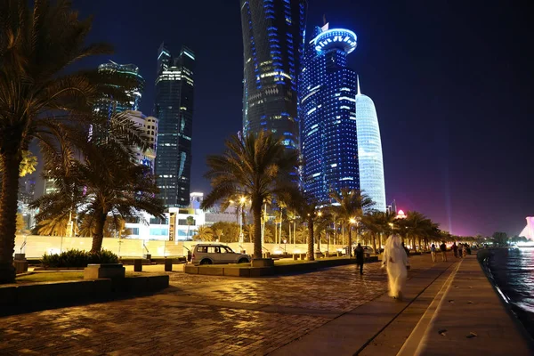 Qatar Doha Marzo 2018 Corniche Road Doha Capital Ciudad Más — Foto de Stock