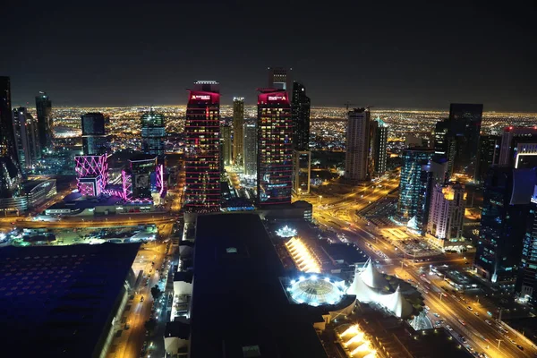 Qatar Doha Marzo 2018 Paisaje Urbano Nocturno Del Centro Financiero —  Fotos de Stock