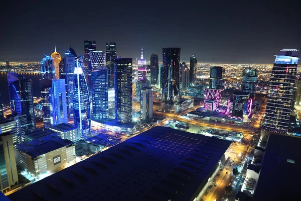 Qatar Doha Março 2018 Panorama Paisagem Urbana Telhado Noturno Centro — Fotografia de Stock