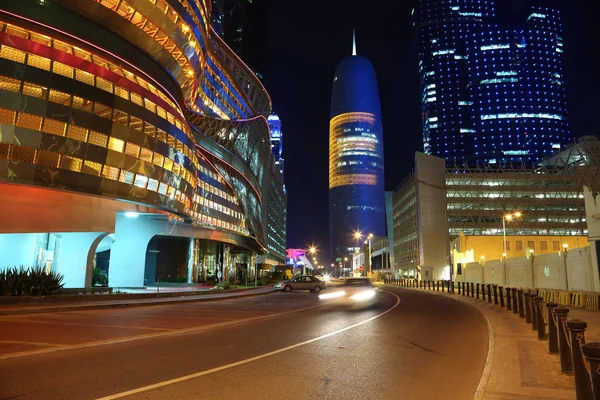 Noc와 카타르에에서 타워도 카타르 페르시아 아라비아 반도에서 인구가 센터에서 카타르도 — 스톡 사진
