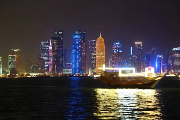 Qatar Doha Março 2018 Centro Financeiro Noturno Doha Capital Cidade — Fotografia de Stock