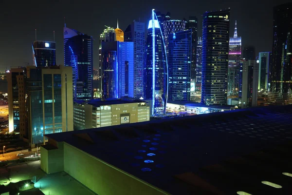 Qatar Doha Marzo 2018 Paisaje Urbano Nocturno Del Centro Financiero — Foto de Stock