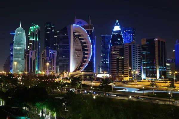 Qatar Doha Março 2018 Corniche Road Traffic Financial Centre Doha — Fotografia de Stock