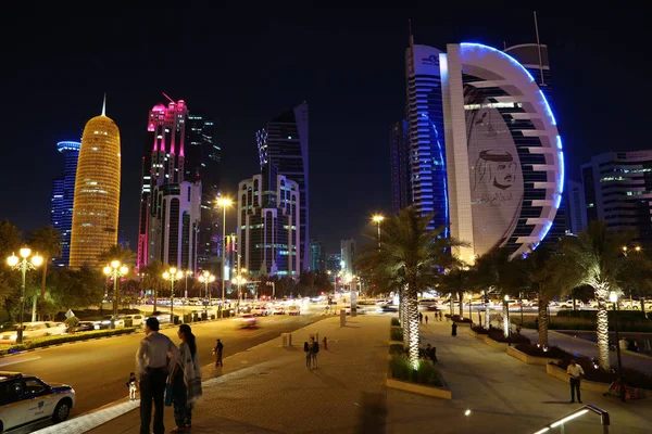 Katar Doha März 2018 Straßenverkehr Der Nacht Finanzzentrum Doha Der — Stockfoto