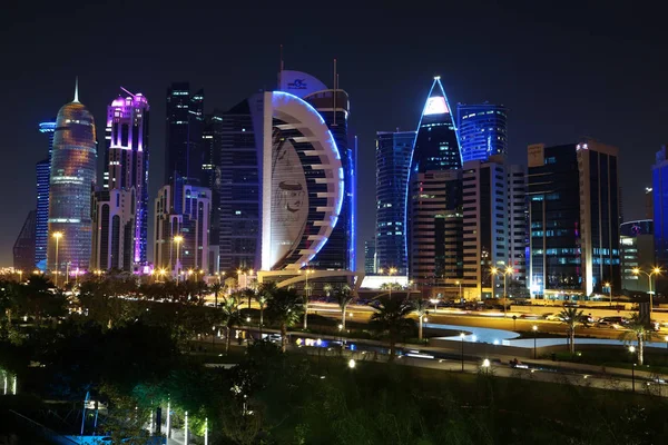 Qatar Doha Março 2018 Corniche Road Traffic Financial Centre Doha — Fotografia de Stock