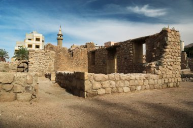 Akabe Castle, Memlük kale veya Akabe Fort, fort için bitişik Arkeoloji Müzesi var. Akabe - sadece kıyı kenti Ürdün Haşimi Krallığı ve en büyük ve en kalabalık şehri Aqab Körfezi üzerinde