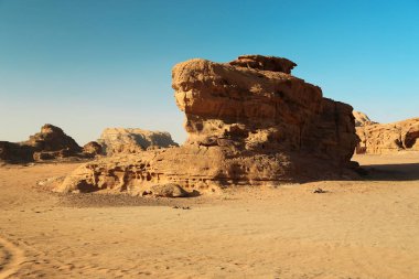 Wadi Rum çölde Ürdün Haşimi Krallığı güzel manzarasına. Wadi Rum çöl Ürdün, olarak da bilinen Valley, Moo inanılmaz sahne